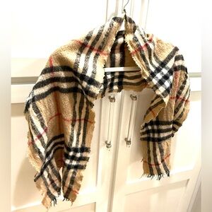 Authentic-Burberry-Beige Checkered Wool Scarf
